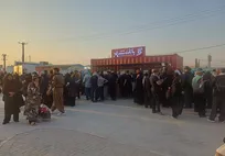 استقبال گسترده زائران اربعین حسینی از گیشه خدمات ارزی بانک شهر در مرز مهران