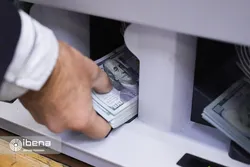 قیمت دلار و یورو در مرکز مبادله و صرافی&zwnj;ها؛ امروز ۵ اردیبهشت ۱۴۰۲