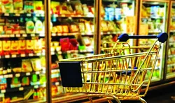 انبار&zwnj;های کالا&zwnj;های اساسی پر است و مشکلی در تأمین وجود ندارد