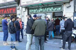 صرافان نباید جایگزین بانک&zwnj;ها شوند/ ایجاد ثبات در بازار ارز با اقدامات بانک مرکزی