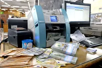 عرضه ۲ میلیارد دلار اسکناس به بازار در راستای مدیریت بازار ارز/ آغاز فروش یک میلیارد دلار از امروز