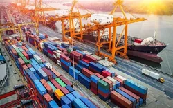 ترخیص ۸۷ هزار کامیون کالای اساسی از گمرک در ۳۰ روز