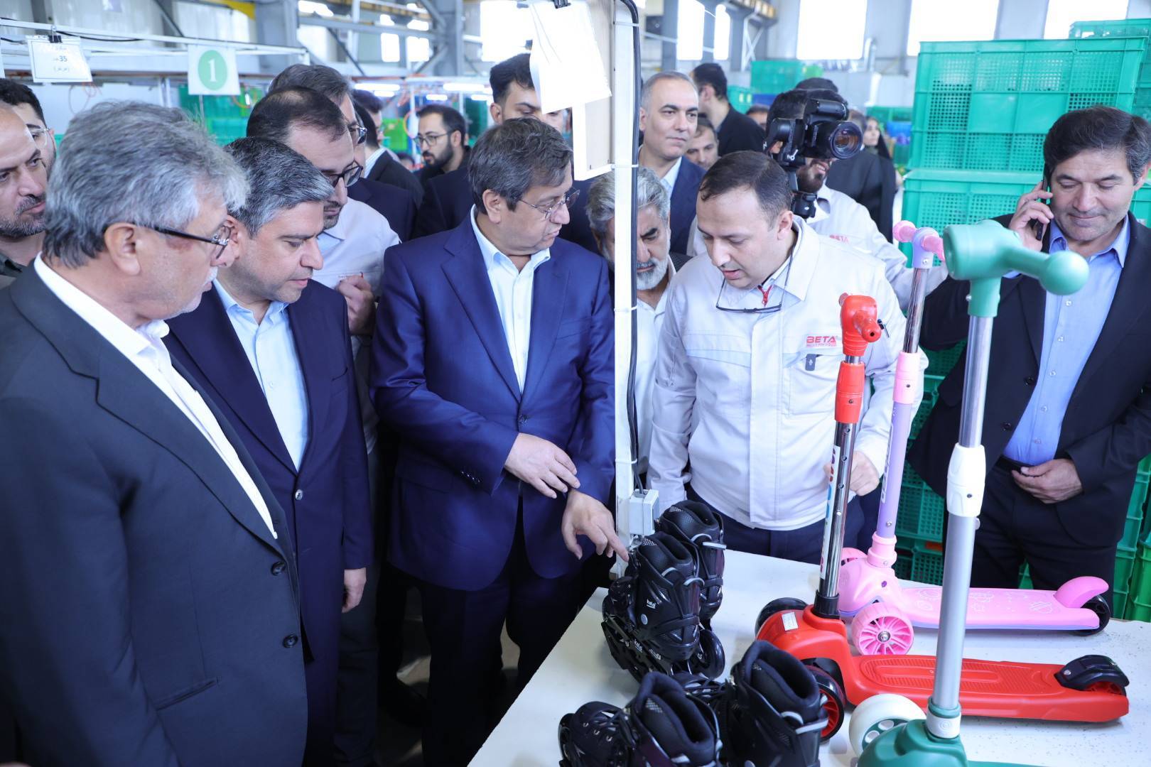 بازدید رئیسکل بانک مرکزی از مجموعههای بزرگ تولیدی اردبیل بازدید رئیسکل بانک مرکزی از مجموعههای بزرگ تولیدی اردبیل