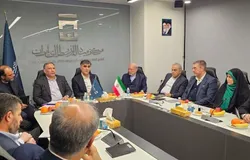 &rlm;برگزاری جلسه مشترک بانک مرکزی و کمیسیون اقتصادی مجلس در مرکز مبادله/ حجم معاملات در بازار ارز تجاری از یک میلیارد و ۸۸۳ میلیون دلار گذشت
