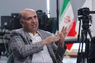 گزارش تصویری گفت‌وگو با مهدی پازوکی؛ اقتصاددان