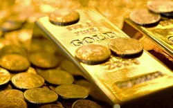 سیر نزولی قیمت طلا و سکه ادامه دارد