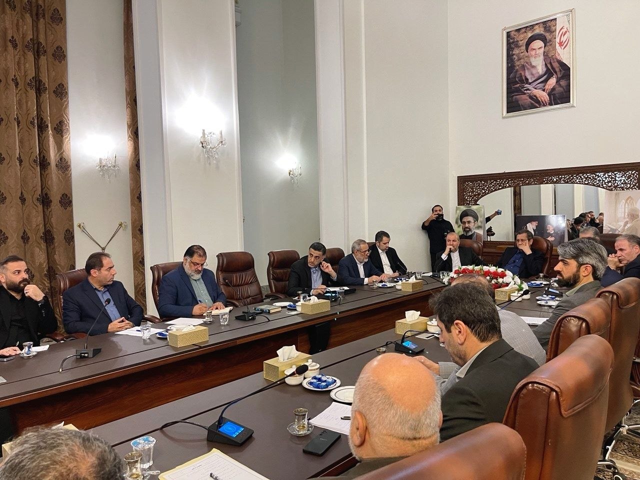 تأکید رئیسکل بانک مرکزی بر پیگیری مسائل صادرکنندگان و پیمانکاران ایرانی در عراق تأکید رئیسکل بانک مرکزی بر پیگیری مسائل صادرکنندگان و پیمانکاران ایرانی در عراق
