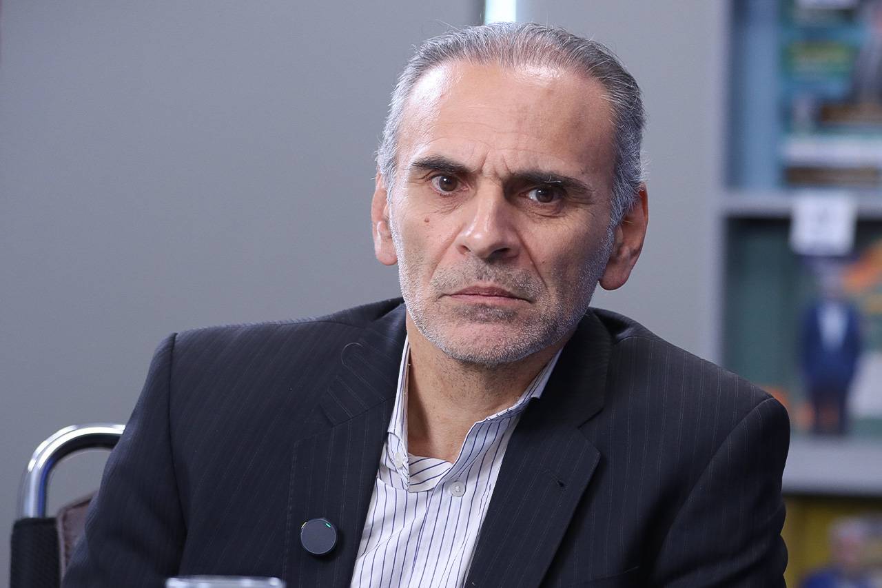 ماموریت اصلی بانک مرکزی؛ از سراب تثبیت ارزی تا ضرورت مهار تورم ماموریت اصلی بانک مرکزی؛ از سراب تثبیت ارزی تا ضرورت مهار تورم