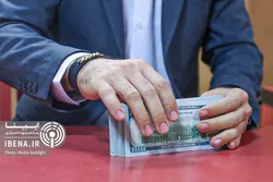 نگاه مثبت فعالان اقتصادی به بازار ارز تجاری/ بازگشت ارز&zwnj;های صادراتی افزایش می&zwnj;یابد